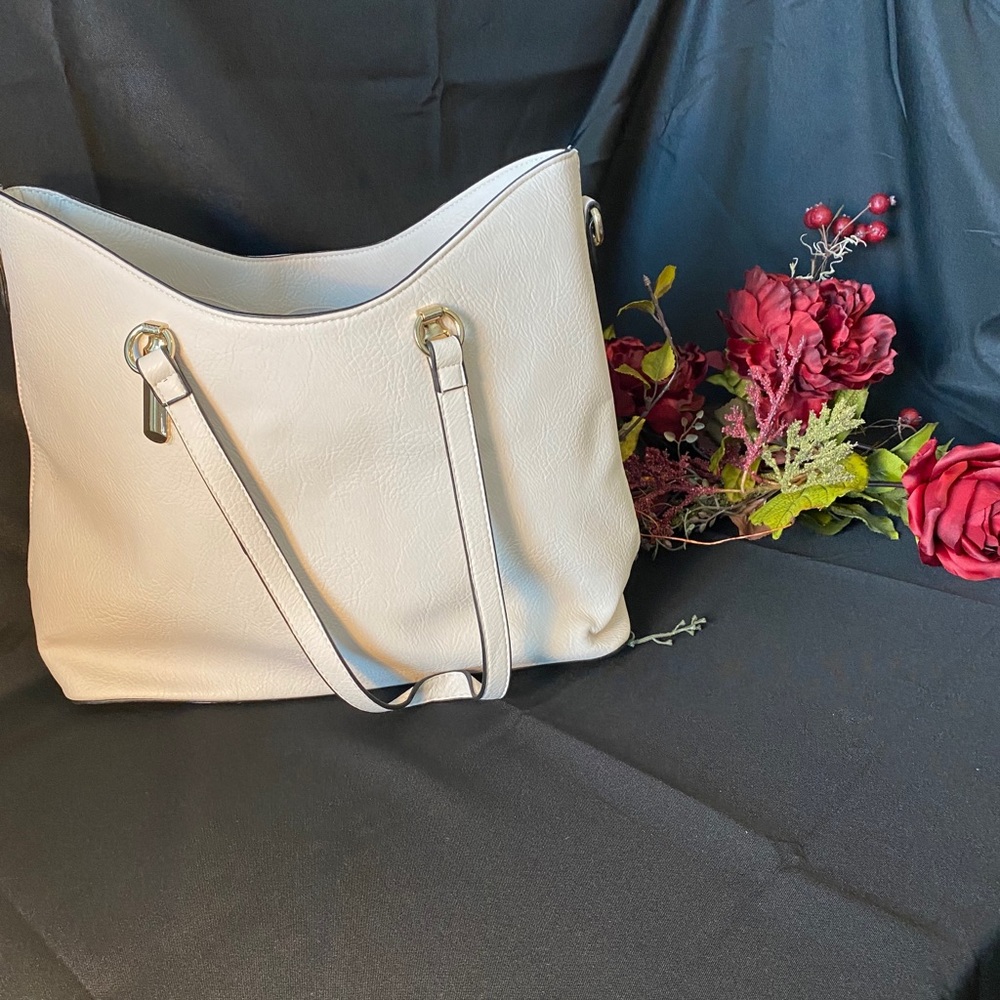 White leather shoulder bag